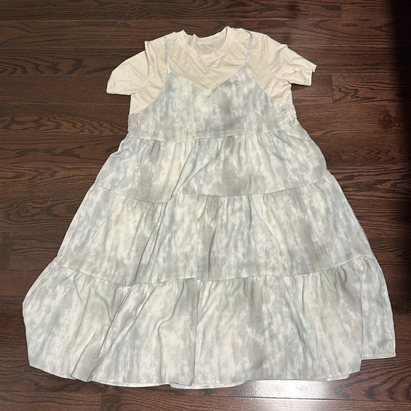 Dress T-shirt - Picture 1 of 2